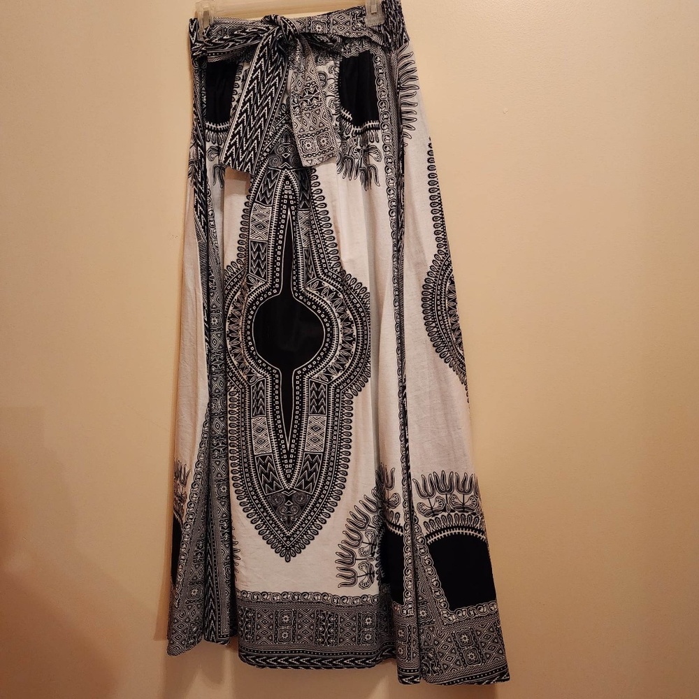 Look at Me Maxi Black / White Skirt with Pockets OS
